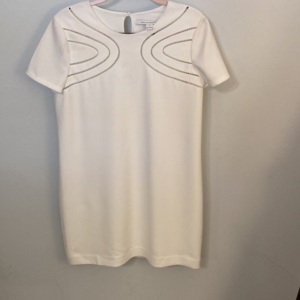 - Diane von Furstenberg Vintage Shift Dress Winter White 10 Like New Fully Lined